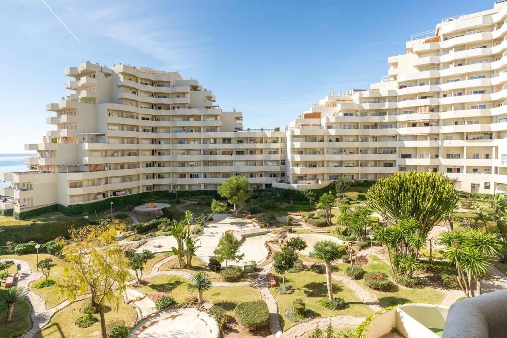 Sol Apartment - C&G Benal Beach Benalmádena Exteriör bild